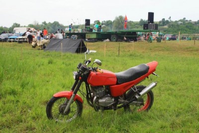 x_b153b945.jpg