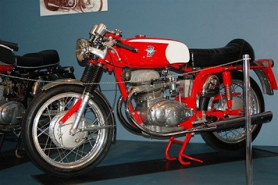 800px-MV_Agusta_350B_Sport1.jpg