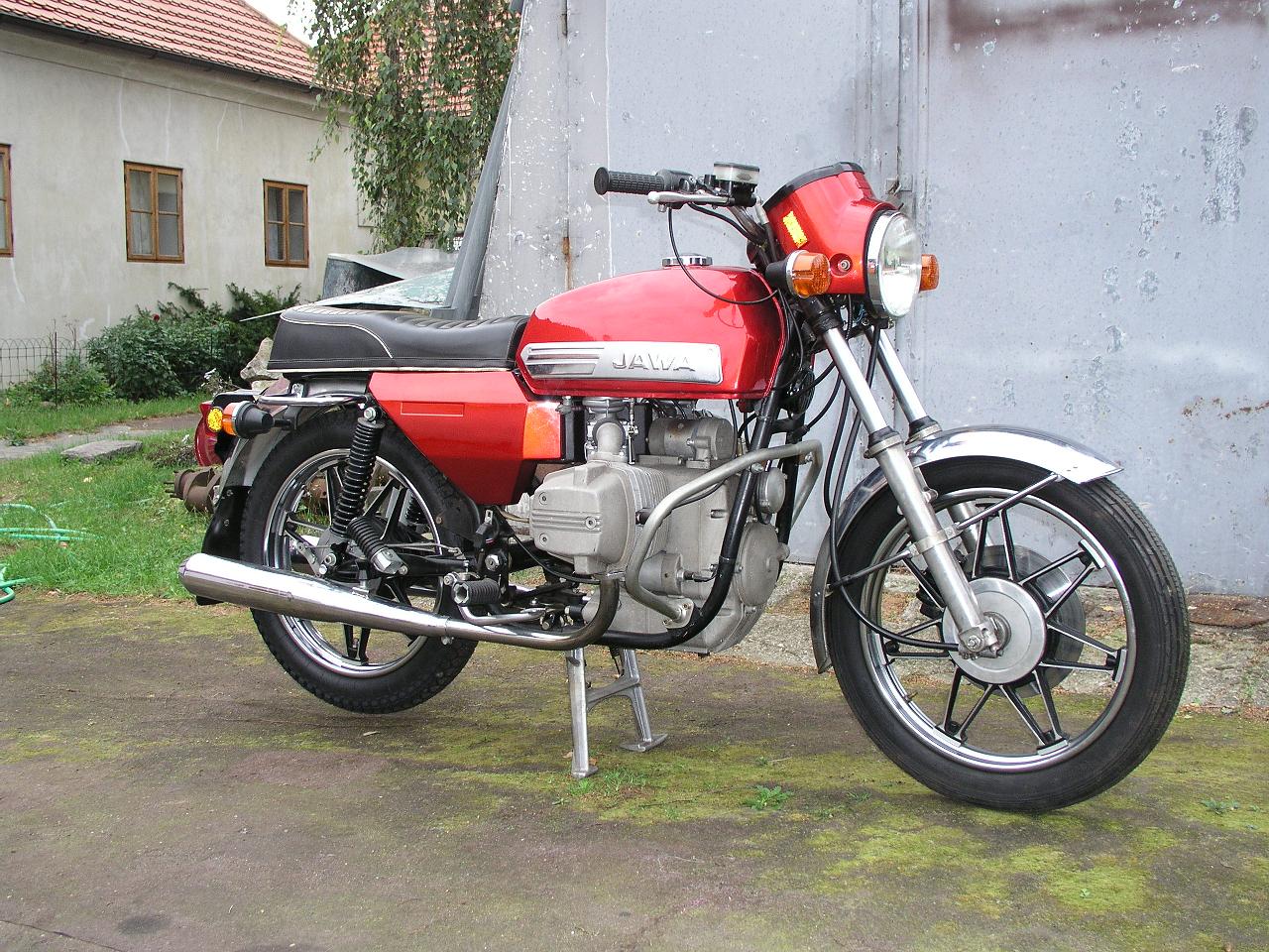 Jawa824016p.jpg