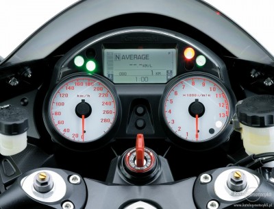 kawasaki-zzr1400-282008-29-5.jpg
