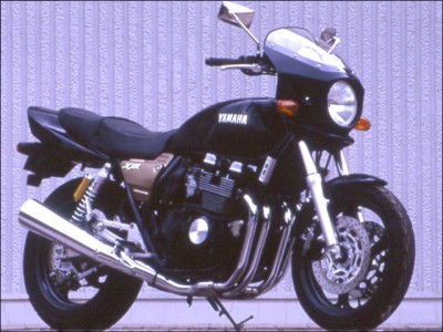 mq13_xjr400_slant_l.jpg