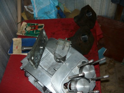 P1070888.JPG (714.03 Кіб) Переглянуто 5405 разів мой двиг после первой, не совсем удачной сборки